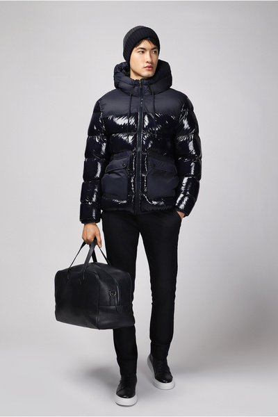 Kiğılı Пухена яке с качулка