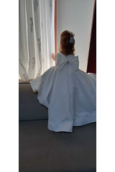 İlknur Karaca Design Λευκό κοριτσίστικο φόρεμα γενεθλίων γάμου ειδικής περίστασης με ουρά στην πλάτη