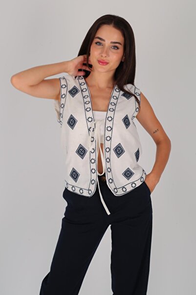 FACETTE White Linen Vest - Embroidery Detail and Tie-Up