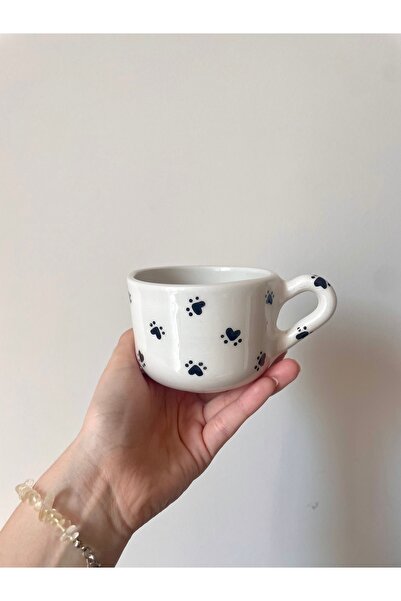 Nouis Handmade Ceramic Mug with a Tabby Cat Figure