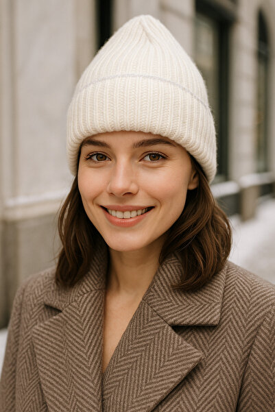 Luminos Butik Women's Ecru Beret with Bright Stripe Detail - Stylish and Comfortable, Ideal Headdress for Cold Weather1139