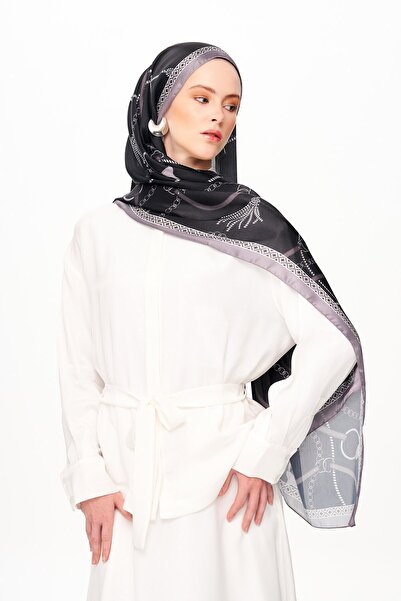 MOISCARF Mystique Violet Refined Jan Jan Chain Patterned Shawl Black