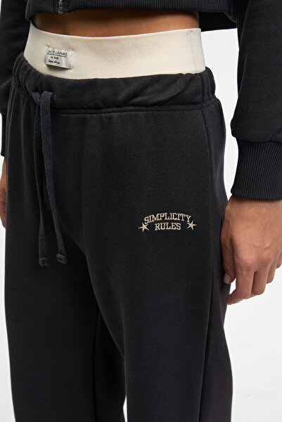 GRIMELANGE Morvella Women's Embroidered Regular Fit Anthracite Sweatpants