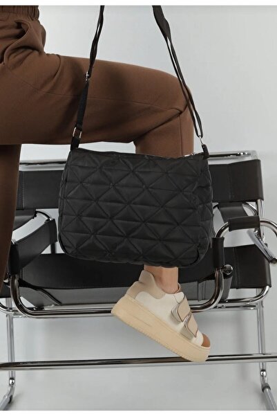 La'Graccia Fermuarlı İki Bölmeli Şık ve Kullanışlı Kadın Kapitone Siyah Omuz Çantası