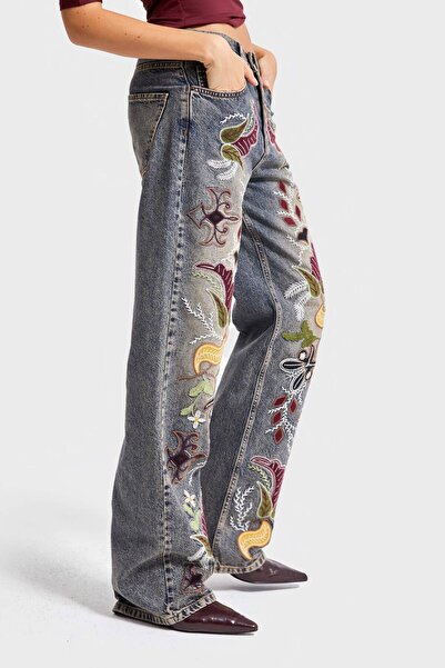 its basic Kadın T.Kot Rengi 4w5-9 Loose Fit Egzotik Çiçek Nakışlı İç Boy 80cm Özel Tasarım Denim Jean