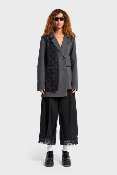 its basic Jachetă de damă din țesătură oversize, cu design special, cu detaliu din dantelă de culoare antracit