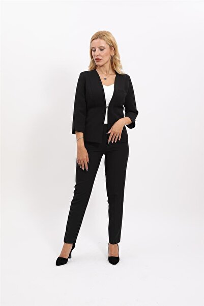 ÖNDER ÖZSOY V Yaka Boydan Kuplu Kısa Ceket & Dar Paça Pantolon-Siyah