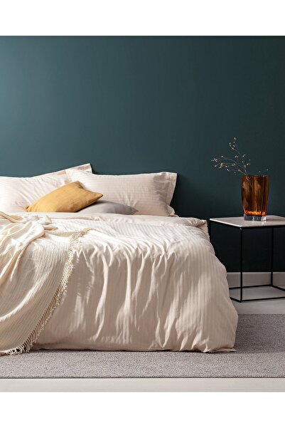 Madame Coco Elicia gestreiftes Satin-Bettbezug-Set in Familiengröße