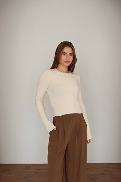 LOISY Women's Feathered Soft Textured Knitwear Sweater