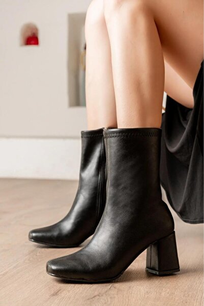 leopar by çetinay Γυναικείες μπότες με λεπτομέρεια ραφής στην αμβλεία μύτη, Ν...