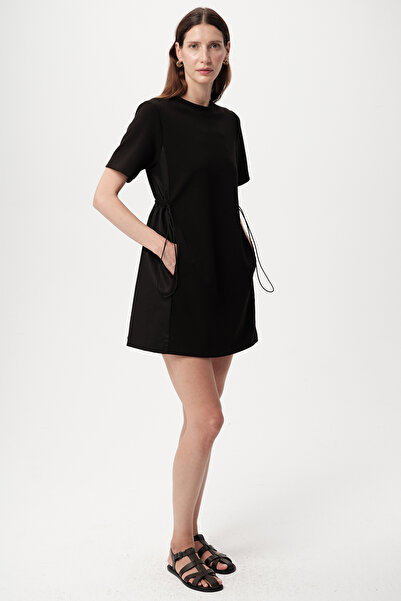 Allyco Μίνι μαύρο φόρεμα με ελαστική μέση και κοντό μανίκι