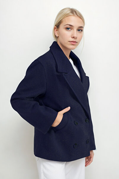 Vitrin Düğmeli Kısa Kaşe Kaban