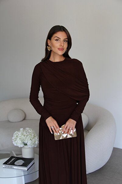 Julidress Μακρύ φόρεμα με λεπτομέρεια στον ώμο και κορδόνι στον κάτω μέρος