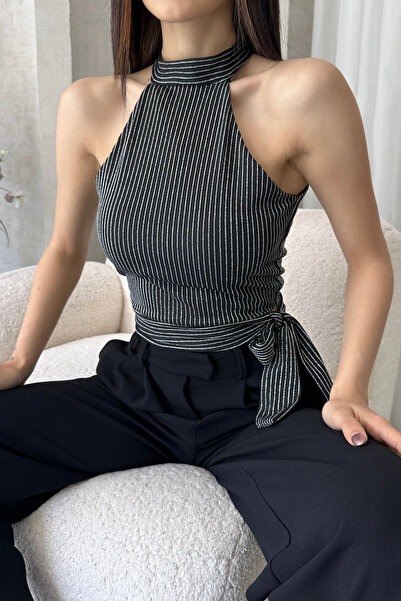 Fav Style Kadın Halter Yaka Kolsuz Bağlama Detaylı Simli Bluz Siyah