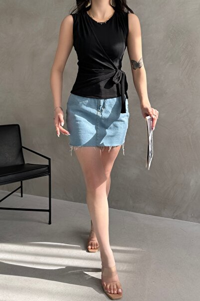 Fav Style Women's Crew Neck Sleeveless Blouse with Lacing Detail Black