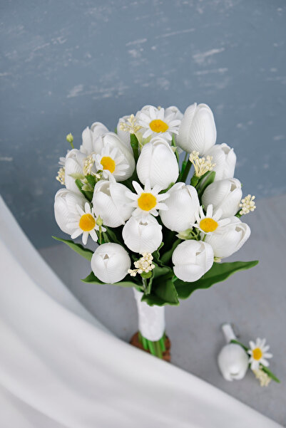 Uğur Gelin Buketi Islak Lale Papatyalı Beyaz Gelin Çiçeği