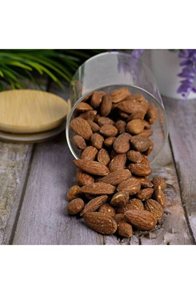 Nuts لوز مملح (1 كجم)