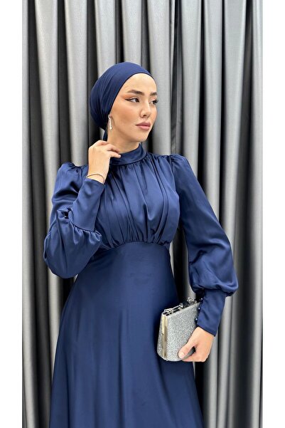 MERVE TESETTÜR Kuyruklu Göğüs Drapeli Uzun Kol İncili Saten Abiye