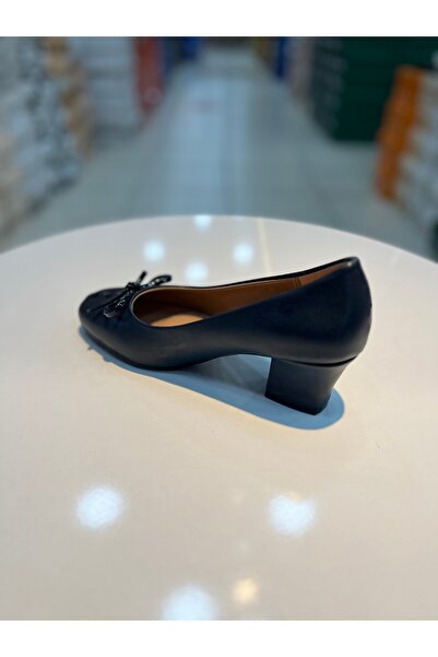 Alphus Vollex Жіноче взуття на низьких підборах з бантиком