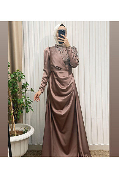 MERVE TESETTÜR Βραδινό φόρεμα από σατέν με κεντημένο πέτρα και κάπα