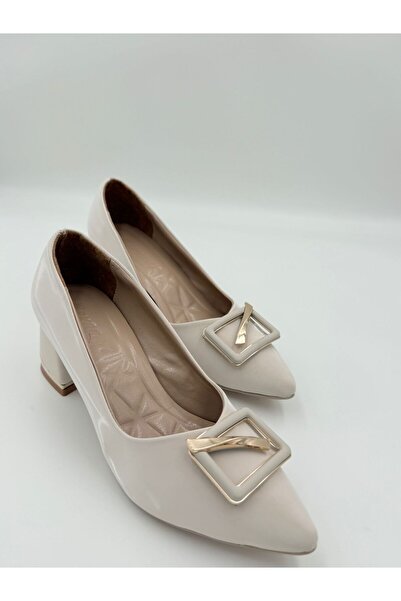 adelix Kadın Gold Tokalı Süet Fındık Topuk Stiletto Bej