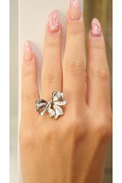 Jerie Bow Model Adjustable Ring