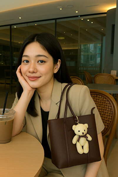 ESTUTE Γυναικεία τσάντα ώμου με χαριτωμένη λεπτομέρεια γοητείας