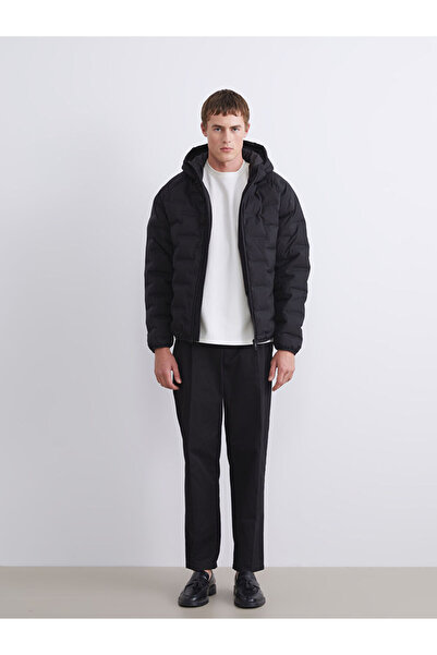 LC Waikiki Siyah Slim Fit Kapüşonlu Erkek Şişme Mont