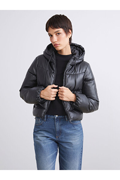 LC Waikiki Μαύρο γυναικείο πουπουλένιο παλτό με κουκούλα