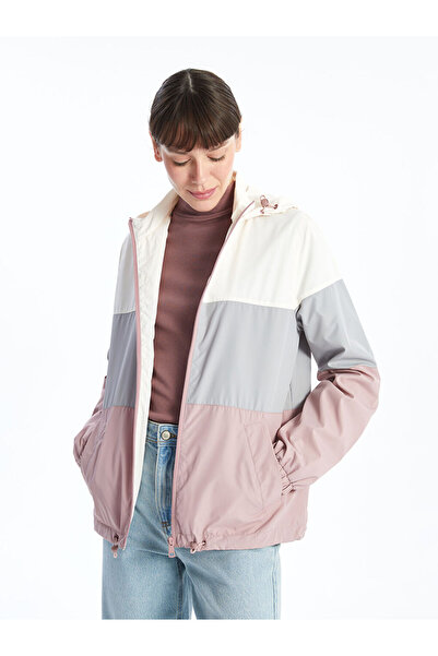 LC Waikiki Λαμπερές επιλογές από το Shining Store |   Γυναικείο αδιάβροχο με κουκούλα Color Block