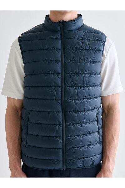 LC Waikiki Sparkling Choices from Shining Store | Standard Mold Stand-Up Collar Men's Puffer Vest