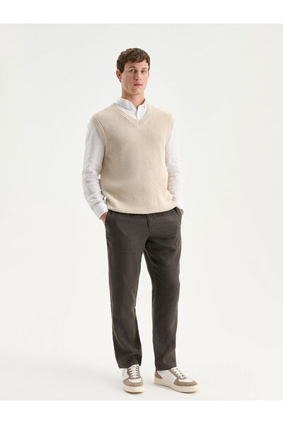 LC Waikiki Bej Standart Kalıp V Yaka Erkek Triko Süveter