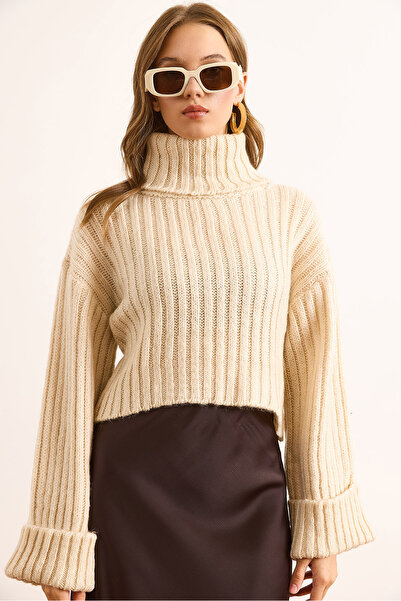 Olalook Women's Cream Turtleneck Soft Textured Ribbed Crop Sweater Kzk-19000983