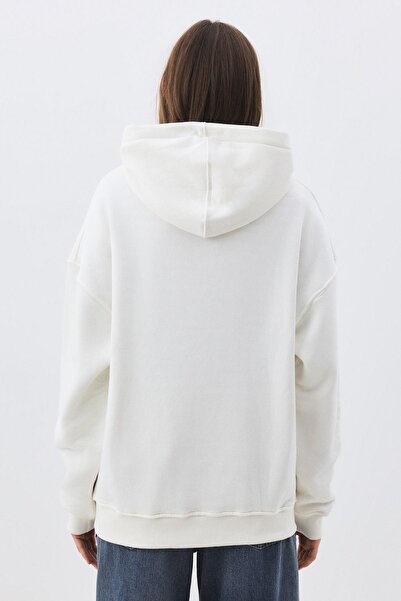 Trendiz Unisex Pink & Red Heart Sweatshirt White