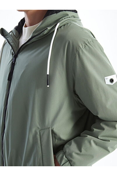 LC Waikiki Haki Rahat Kalıp Kapüşonlu Erkek Orta Kalın Mont