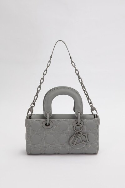 Levidor Quilted Handbag with Gray Chain Accessory