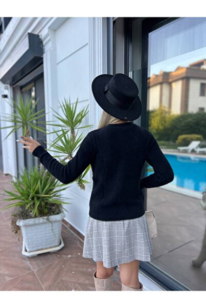 For Angels Knitted Sweater with Tie Collar and Stone Accessories