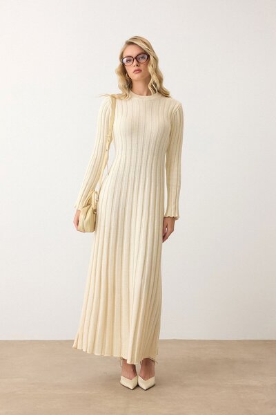 VAGGON Kadın Krem Düz Kesim Uzun Kollu Triko Elbise Vs00887