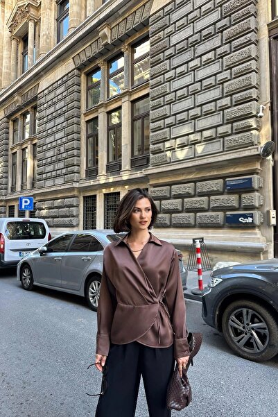 Lusin Дамска кафява сатенена риза с кръстосани връзки отстрани за зимата