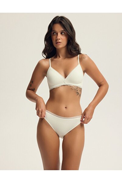 Bloovii Lightly Padded Bra Ribbed with Lace Edges & Racerback Clip | Collige