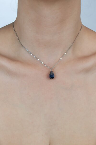 Liveyn Design قلادة فضية اللون بسلسلة رفيعة ونهاية كريستالية