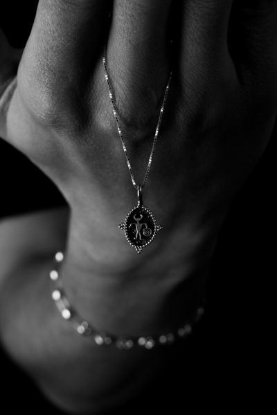 Ricco Jewellery 925 Ayar Gümüş Küp Küp Petroglif Kolye