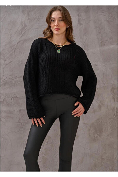 ELNOYA Casual Hole-Detail Sweater Black - Standard