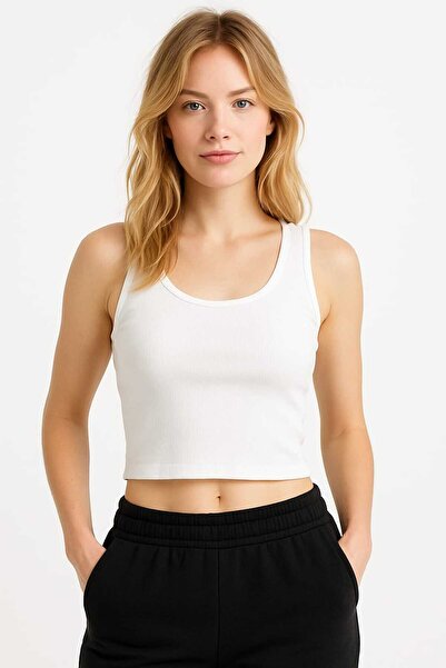 TREND ALİSSE Tricou crop alb, slim fit, cu decolteu rotund, din material ribbit.