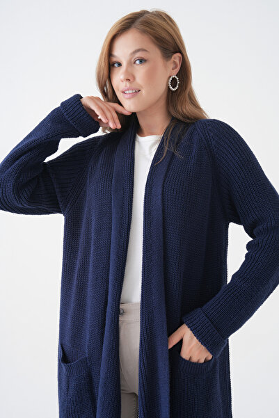 WOMAN VISION Cardigan lung albastru bleumarin pentru femei, din tricot, cu detaliu de buzunare duble, cu guler șal, 5001