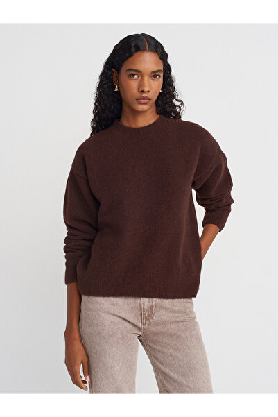 Dilvin 10640 Crew Neck Soft Textured Knit Sweater-Brown
