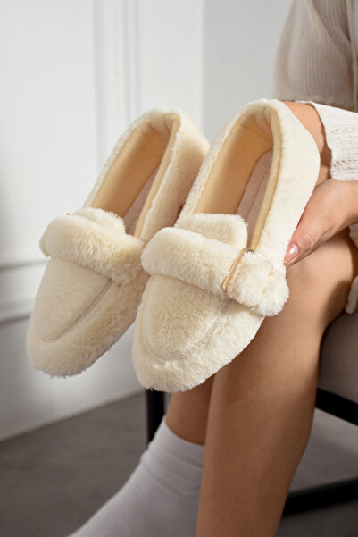 FootFrenzy Women's Buckle Plush House Slippers Soft Comfortable and Non-Slip Sole Winter Home Shoes