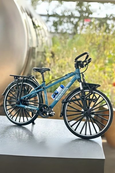 TUENGİ STORE Metal 1:10 Scale Toy Racing Bike Collectible Die Cast Model Bicycle Fine Detailed