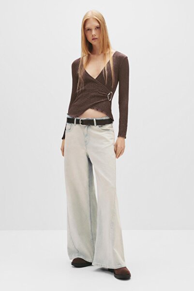 Pull & Bear Crêpe crossover top with buckle