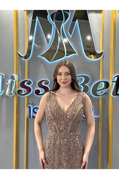 MissBetül V Yaka Payet Kumaş Full Dantel Abiye Nişan Elbisesi